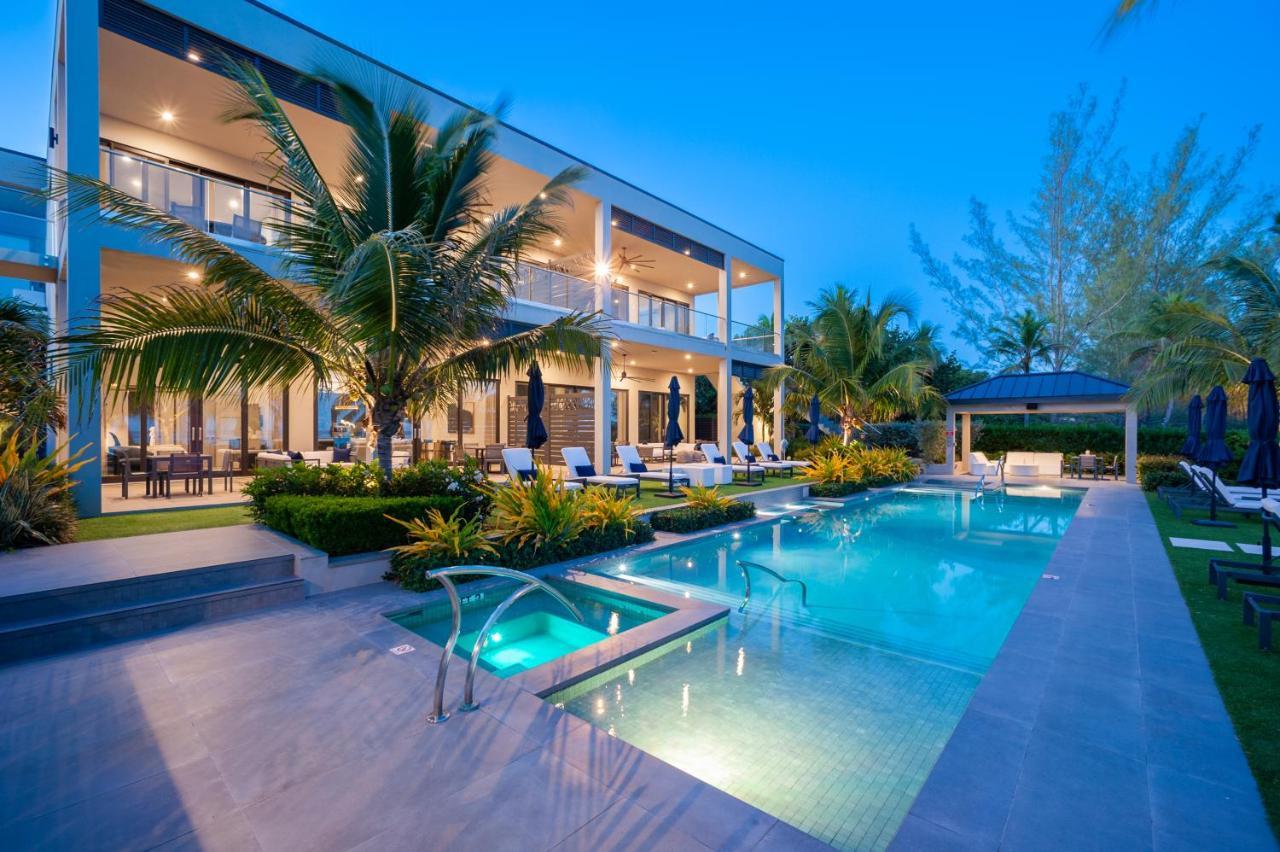 Black Urchin Boutique Resort Bodden Town Exterior foto